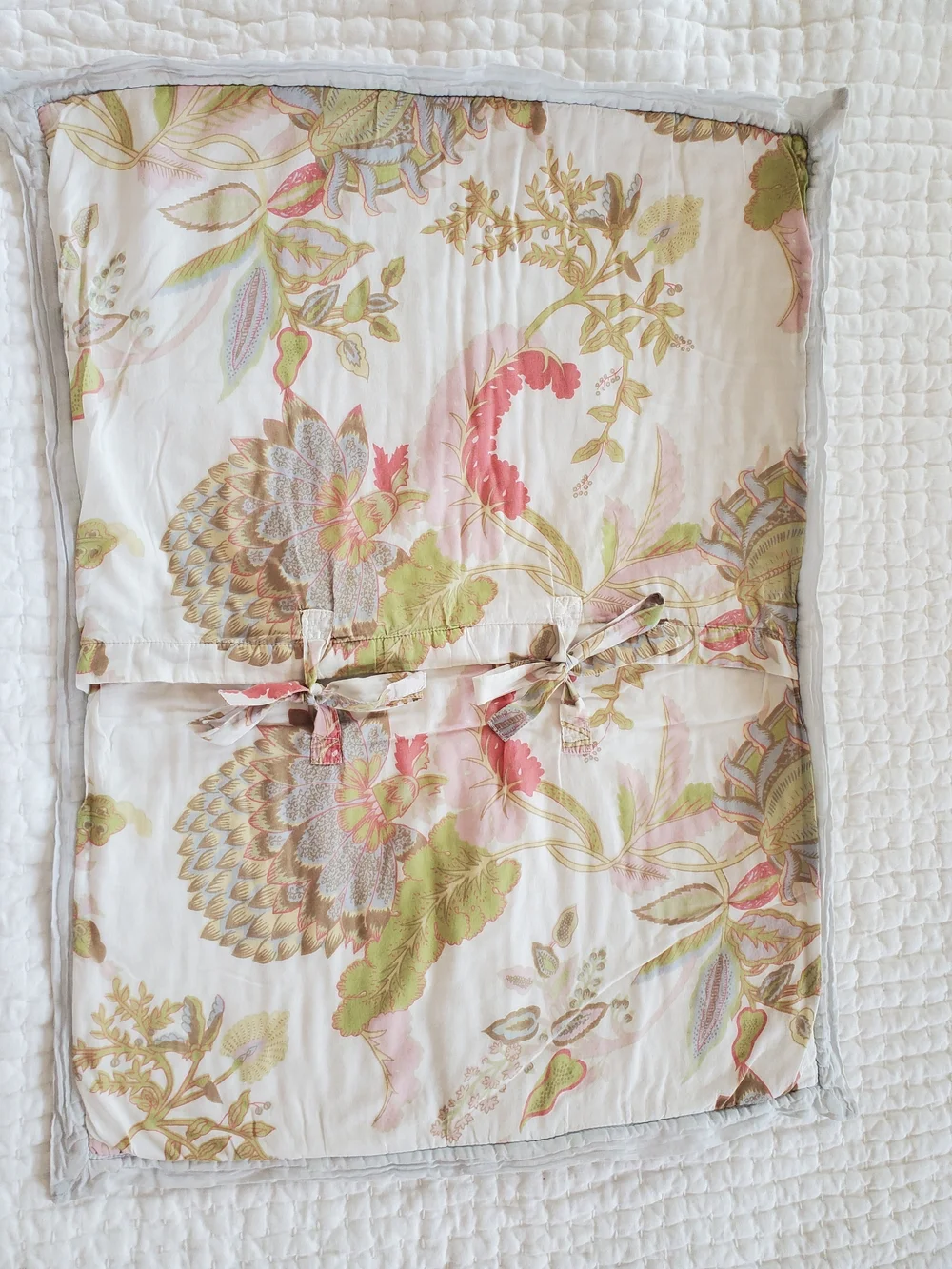 Pottery Barn Floral Patchwork Cotton Set Of 2 Standard Pillow Shams